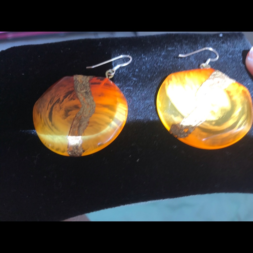 November Earings - Picture 2 of 3
